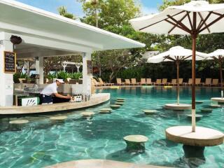 Pool Bar