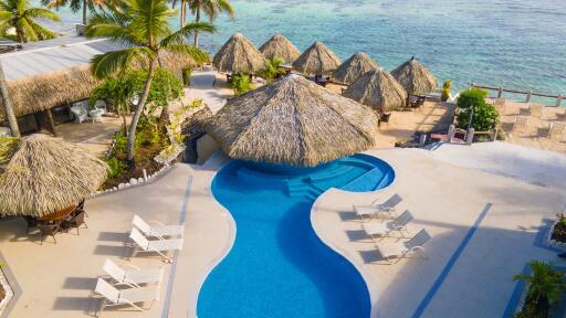 Club Raro Resort