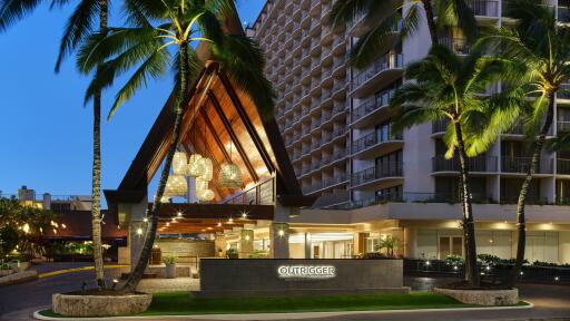 Outrigger Reef Exterior