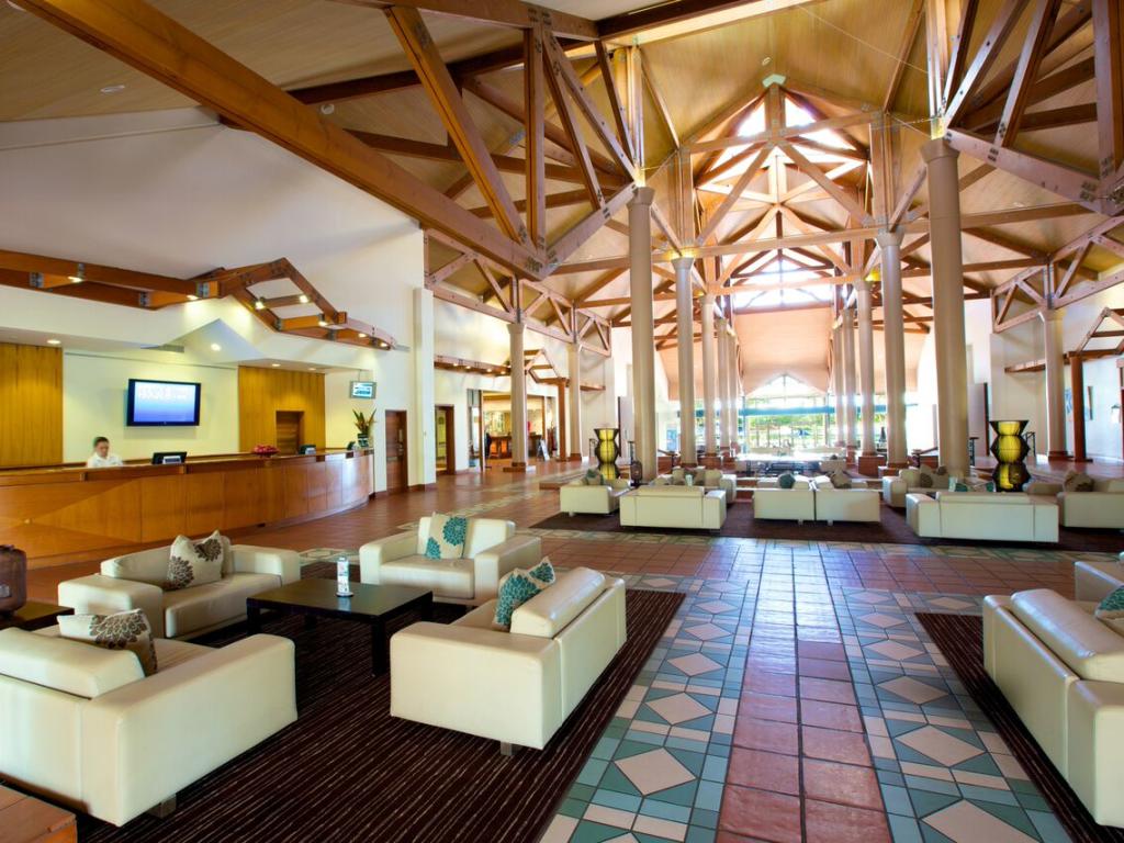 Novotel Twin Waters Resort Accommodation