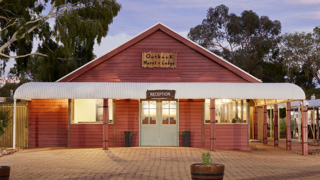 Voyages Outback Hotel and Lodge Packages