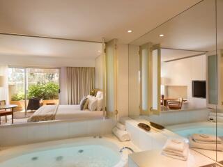 Deluxe Suite Bathroom